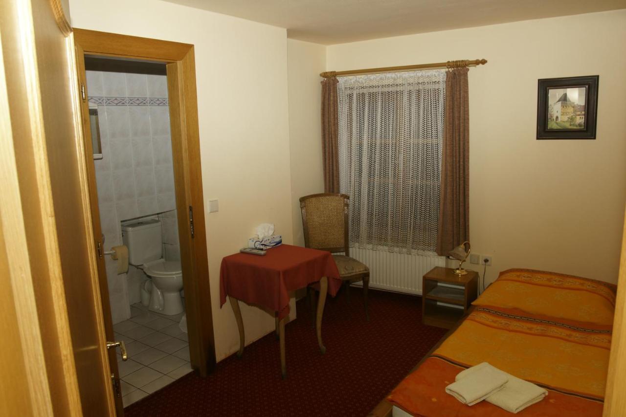 Hotel U Zlateho Andela Pardubice Zimmer foto