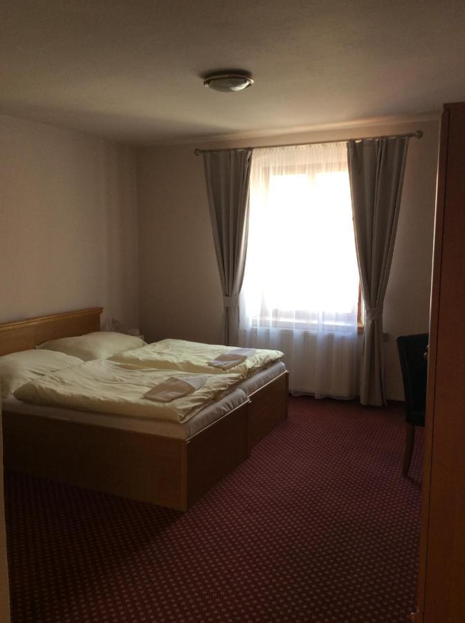 Hotel U Zlateho Andela Pardubice Exterior foto