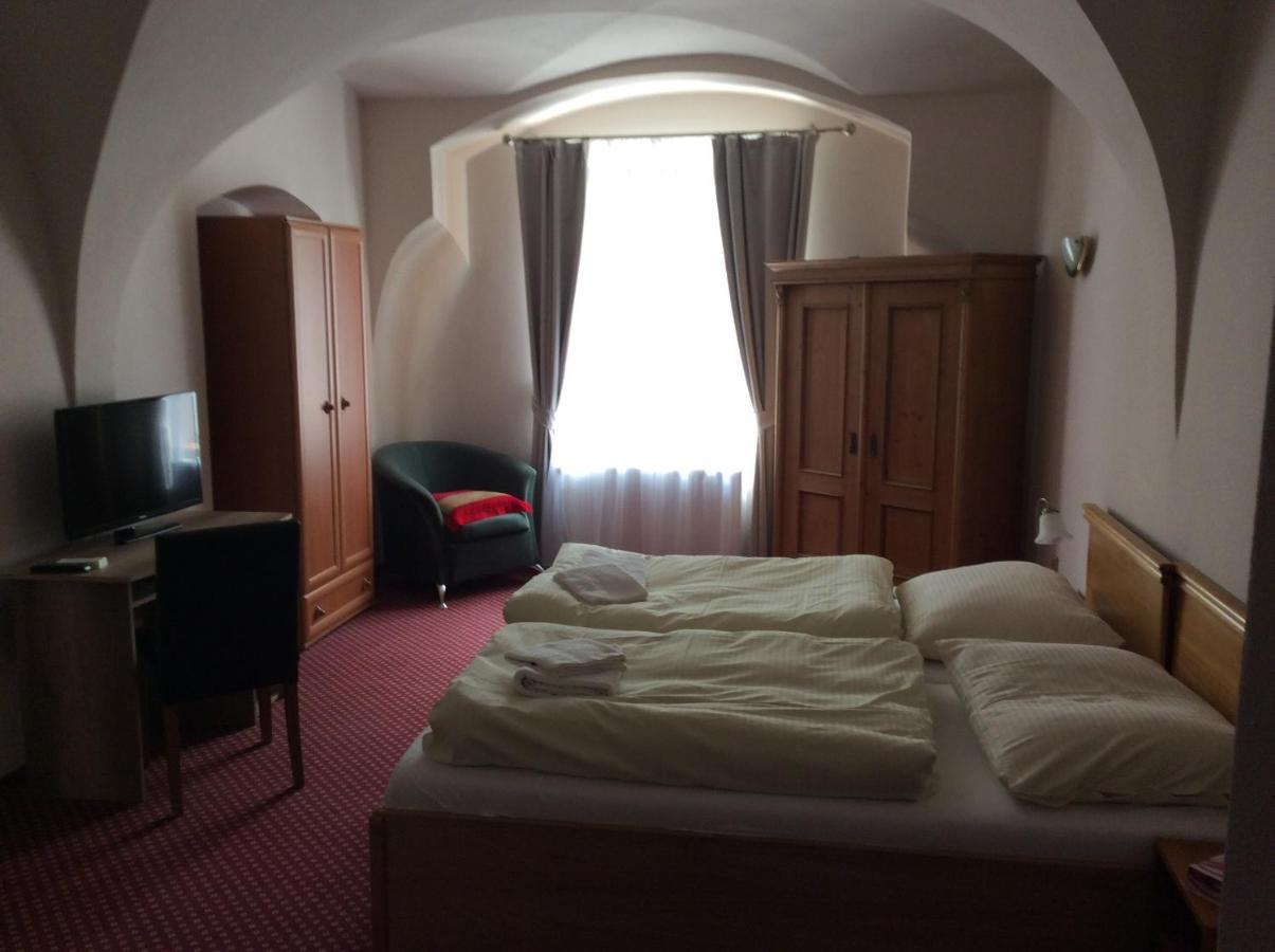 Hotel U Zlateho Andela Pardubice Exterior foto